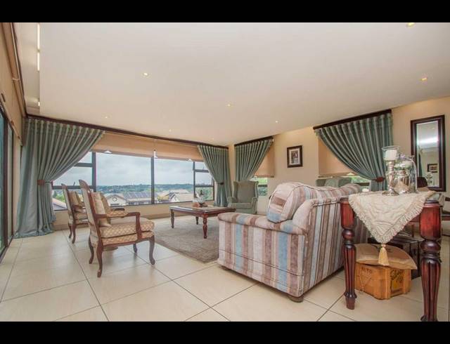 4 BEDROOM HOUSE FOR SALE IN FEATHERBROOKE ESTATE